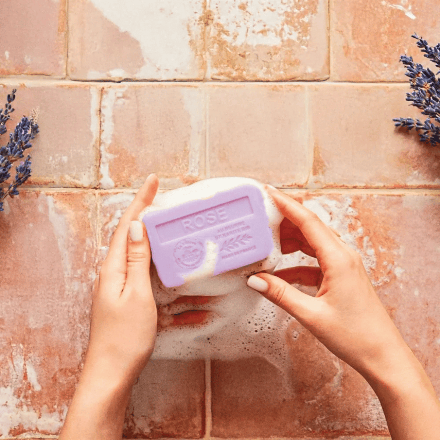 La Maison du Savon de Marseille Rose Shea Butter Soap (250 g) #10089842