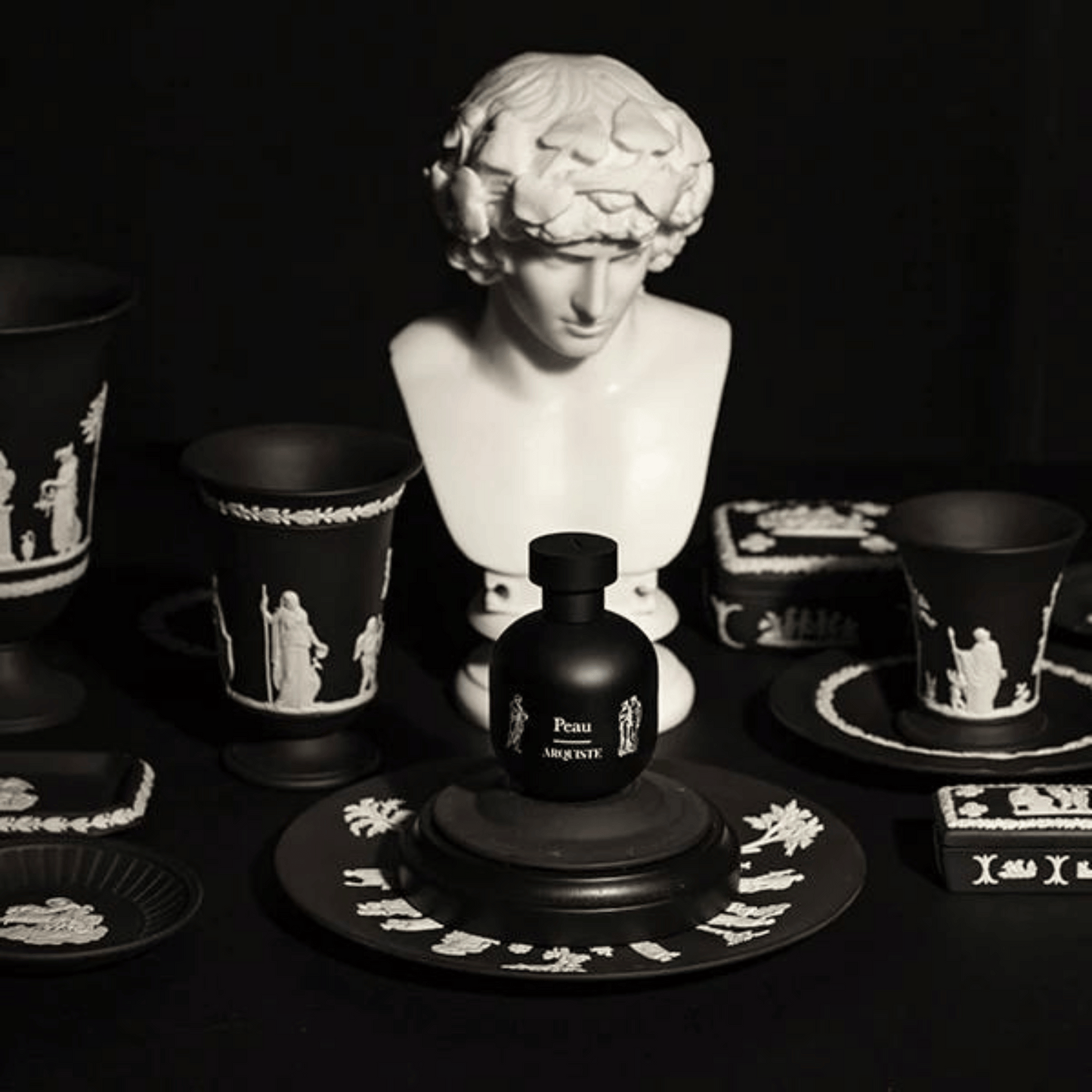 Alternate Image of Peau EDP