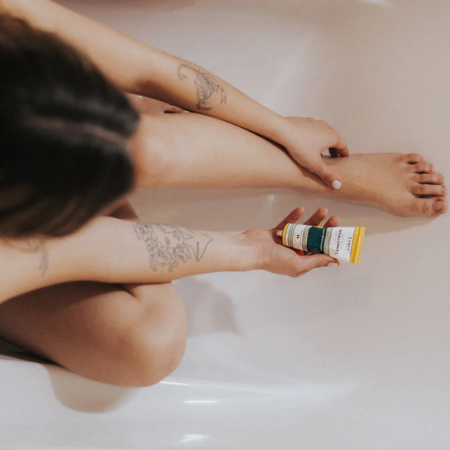 alternate image of feret violette hyalomiel gel