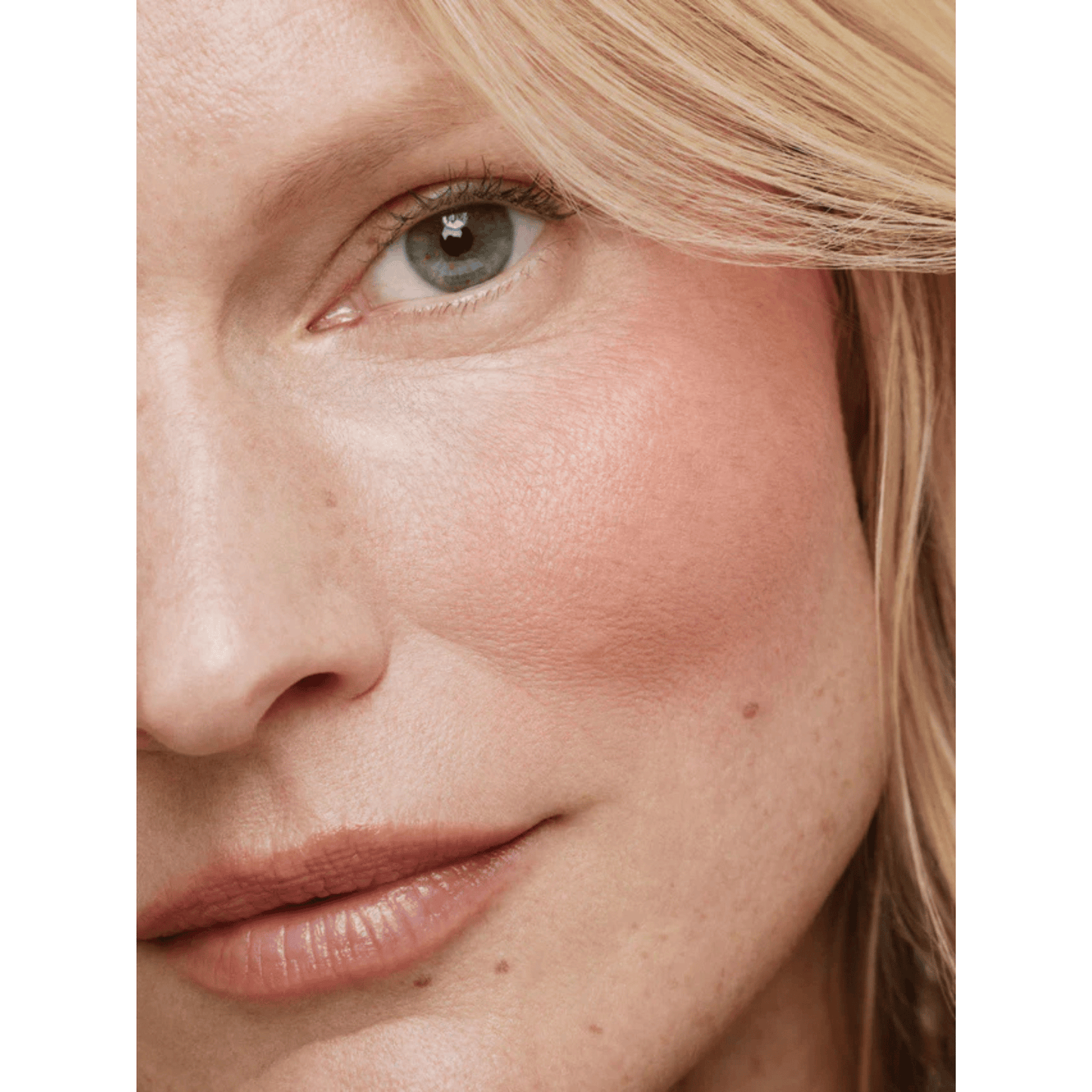 Alternate Image of Flutter Soft Focus Blurring Blush