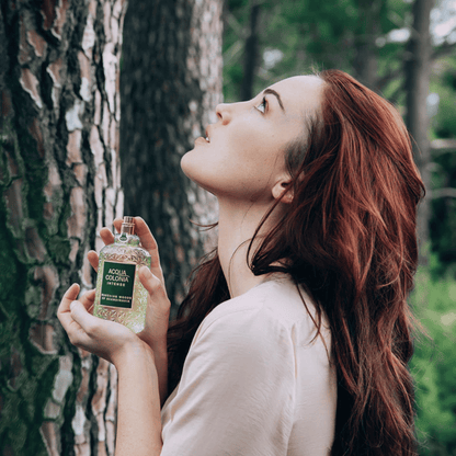 Alternate image of 4711 Acqua Colonia Intense Wakening Woods of Scandinavia EDC with model