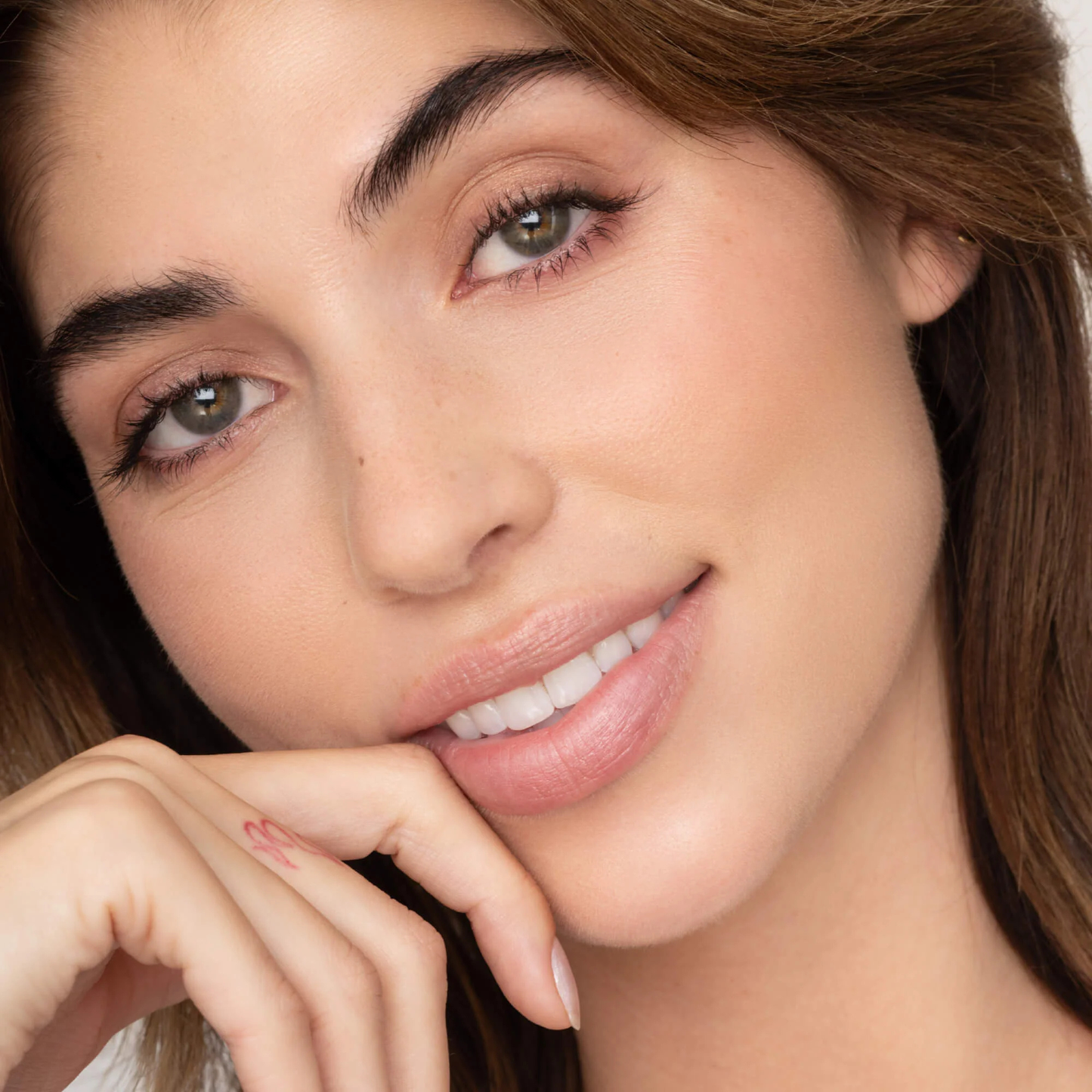 Model Image of Poppy & Pout Farrah Lip Tint