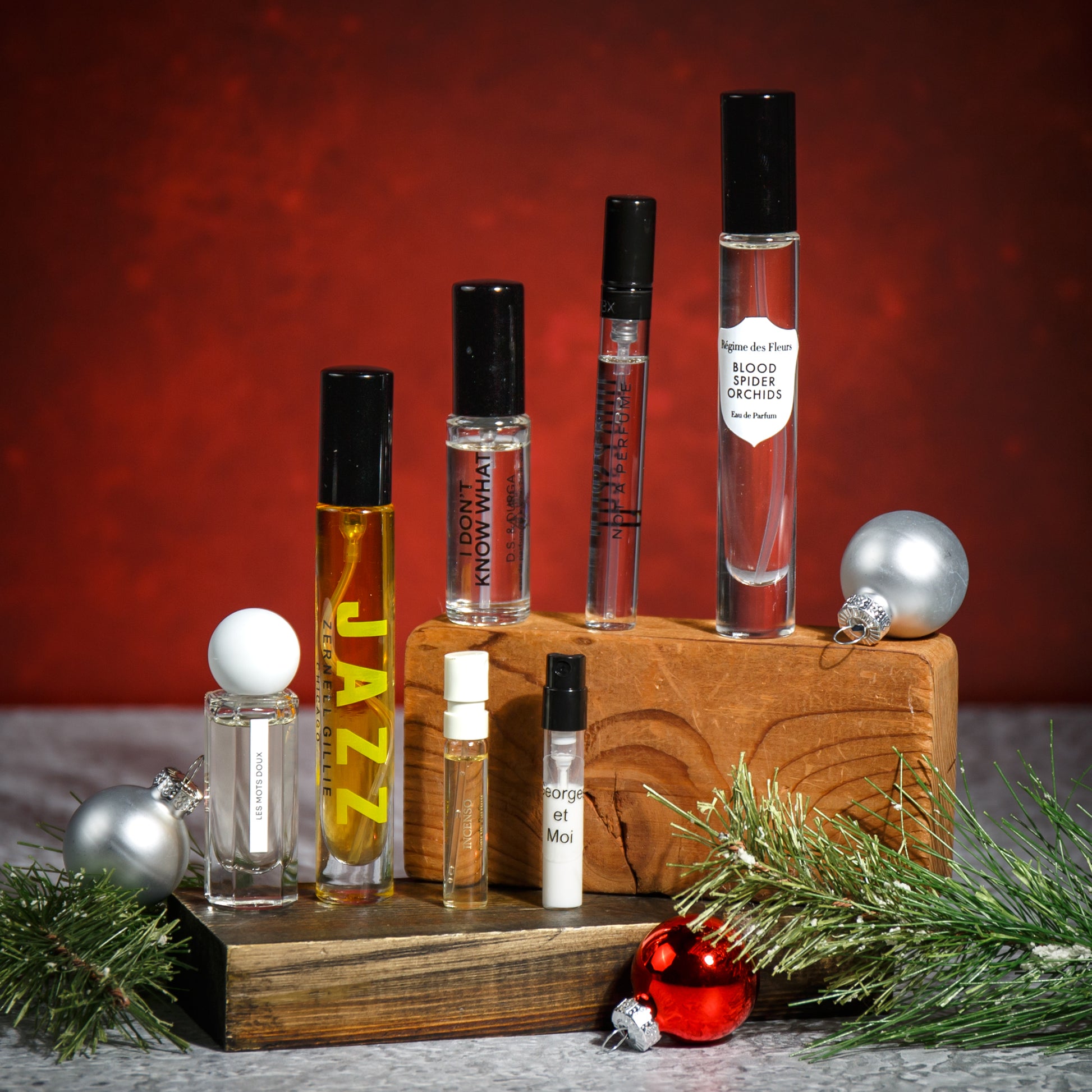 Alternate Image of  Image of Holiday Fragrance Sample Set 2025
