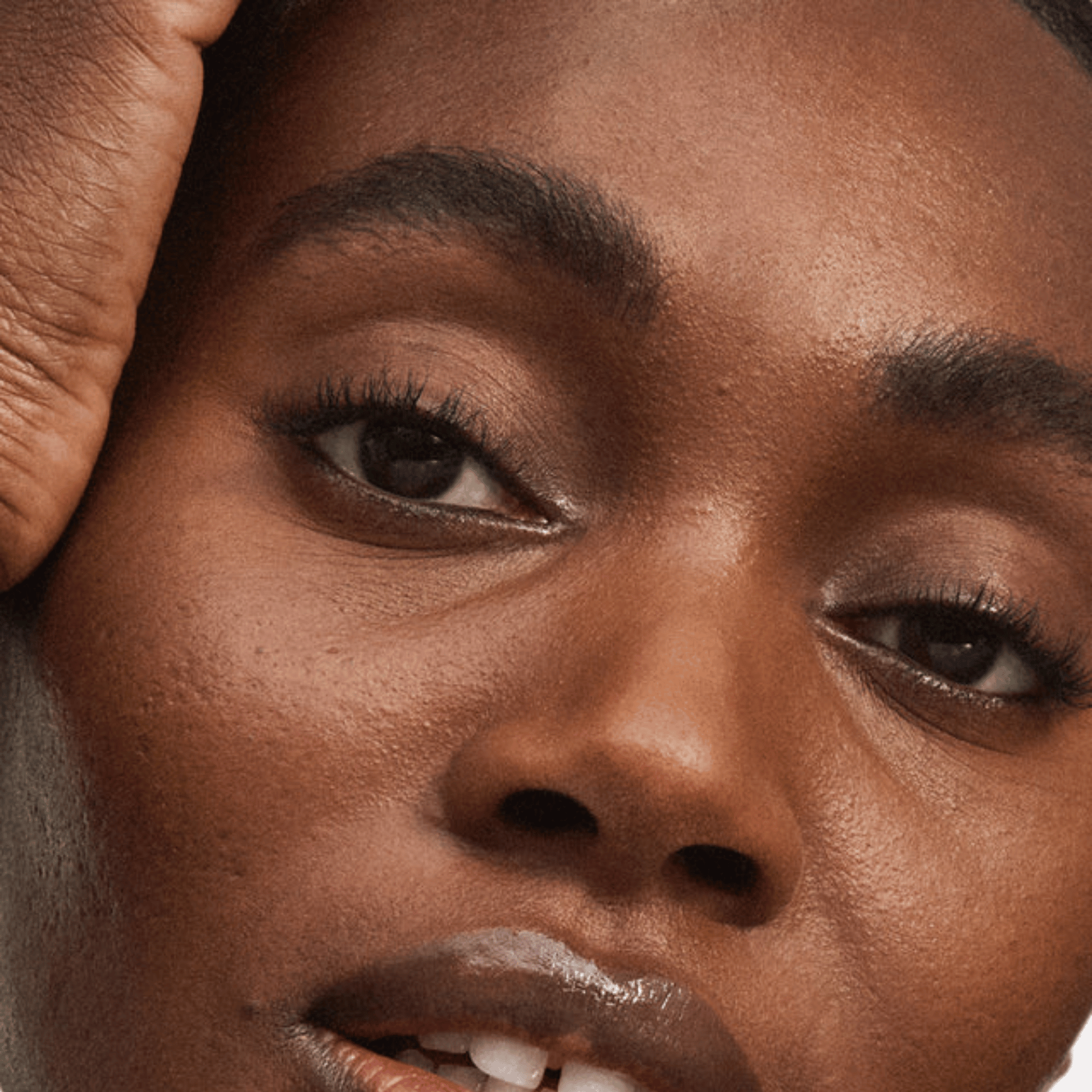 Alternate image of model wearing ILIA 29N Eyelet Skin Blur Serum Concealer