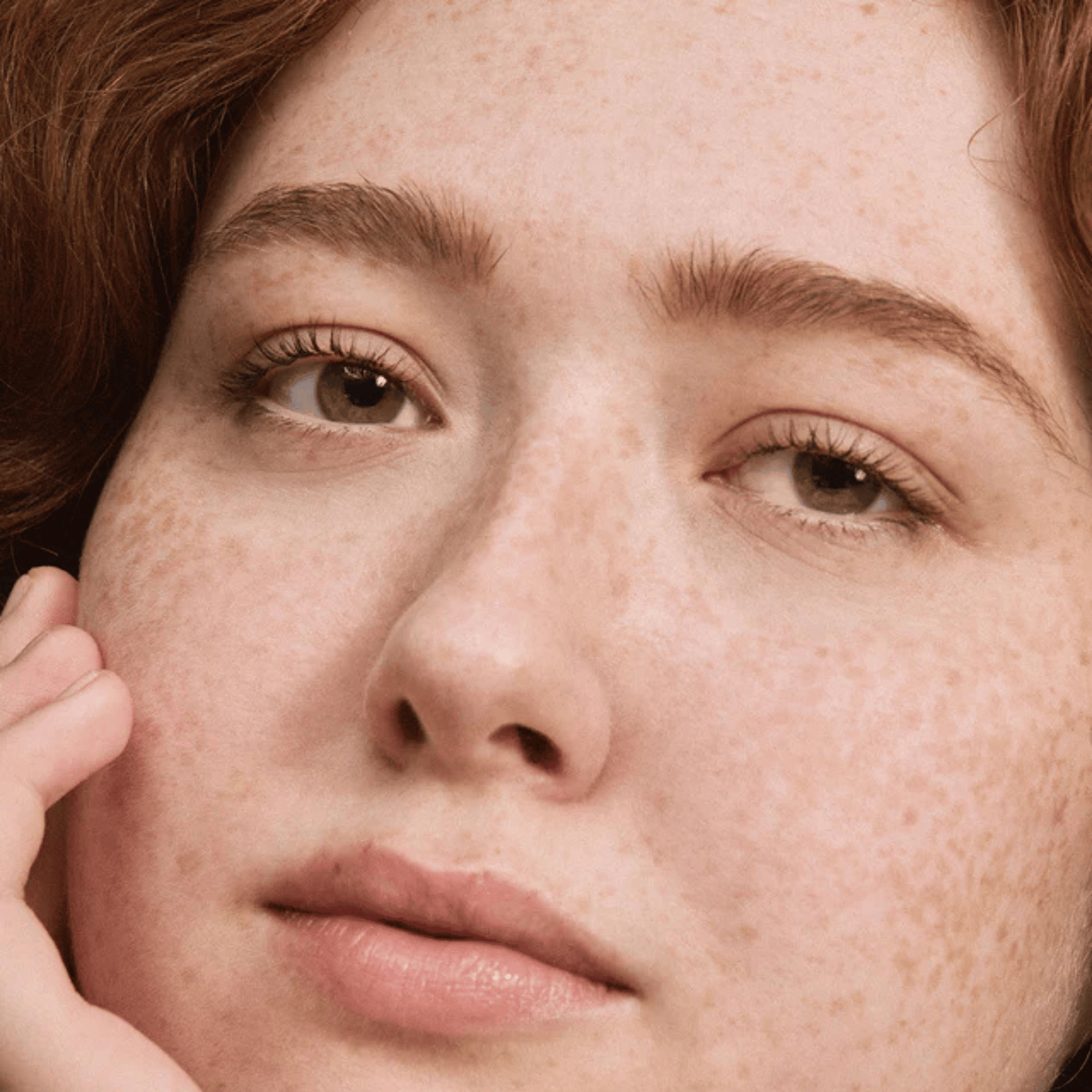 Alternate image of model wearing ILIA 2C Gossamer Skin Blur Serum Concealer