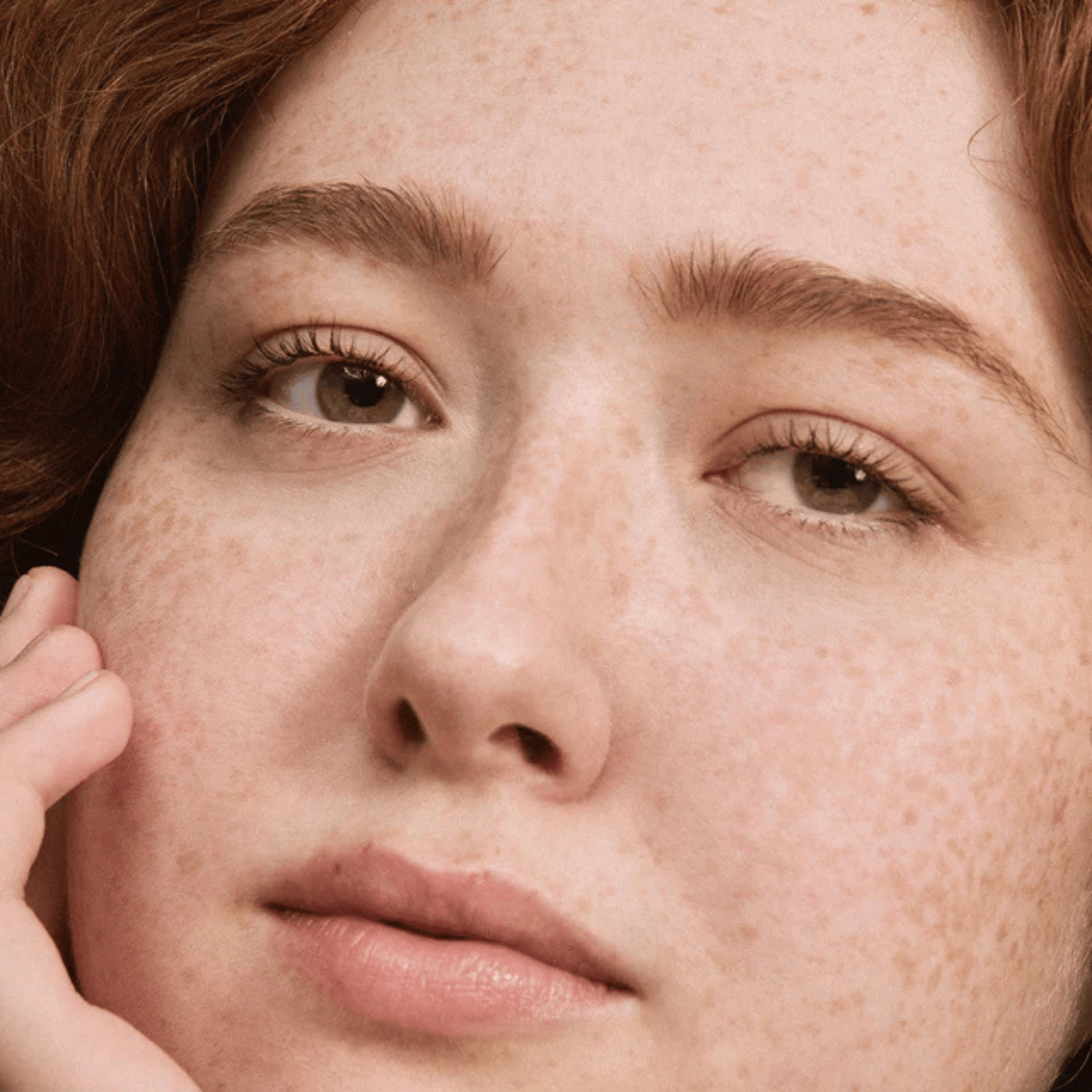 Alternate image of model wearing ILIA 2C Gossamer Skin Blur Serum Concealer
