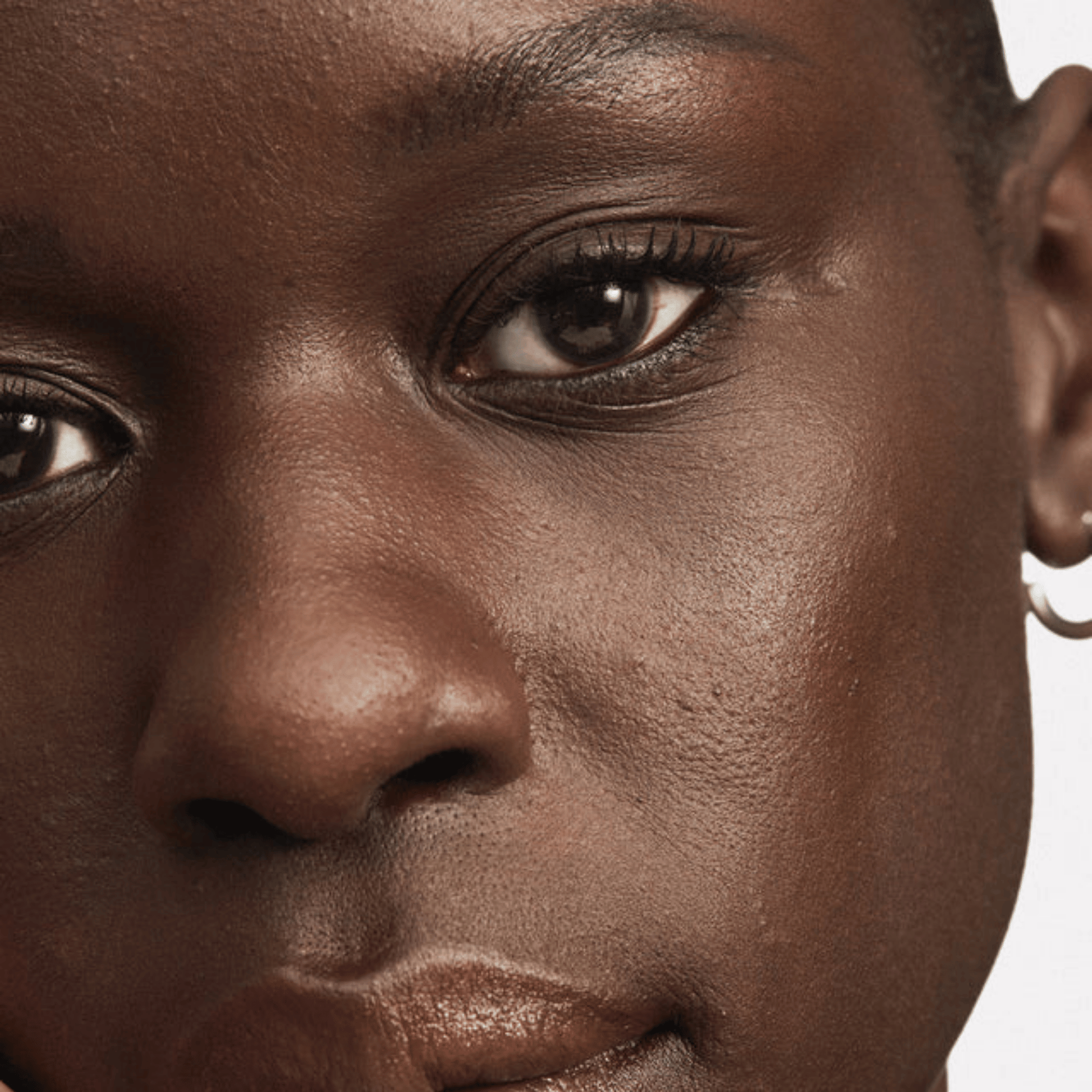 Alternate image of model wearing ILIA 34N Jersey Skin Blur Serum Concealer