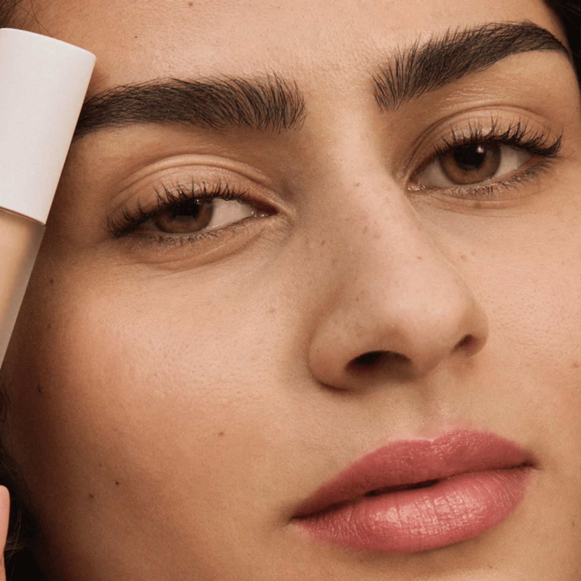 Alternate image of model wearing ILIA 9W Ramie Skin Blur Serum Concealer