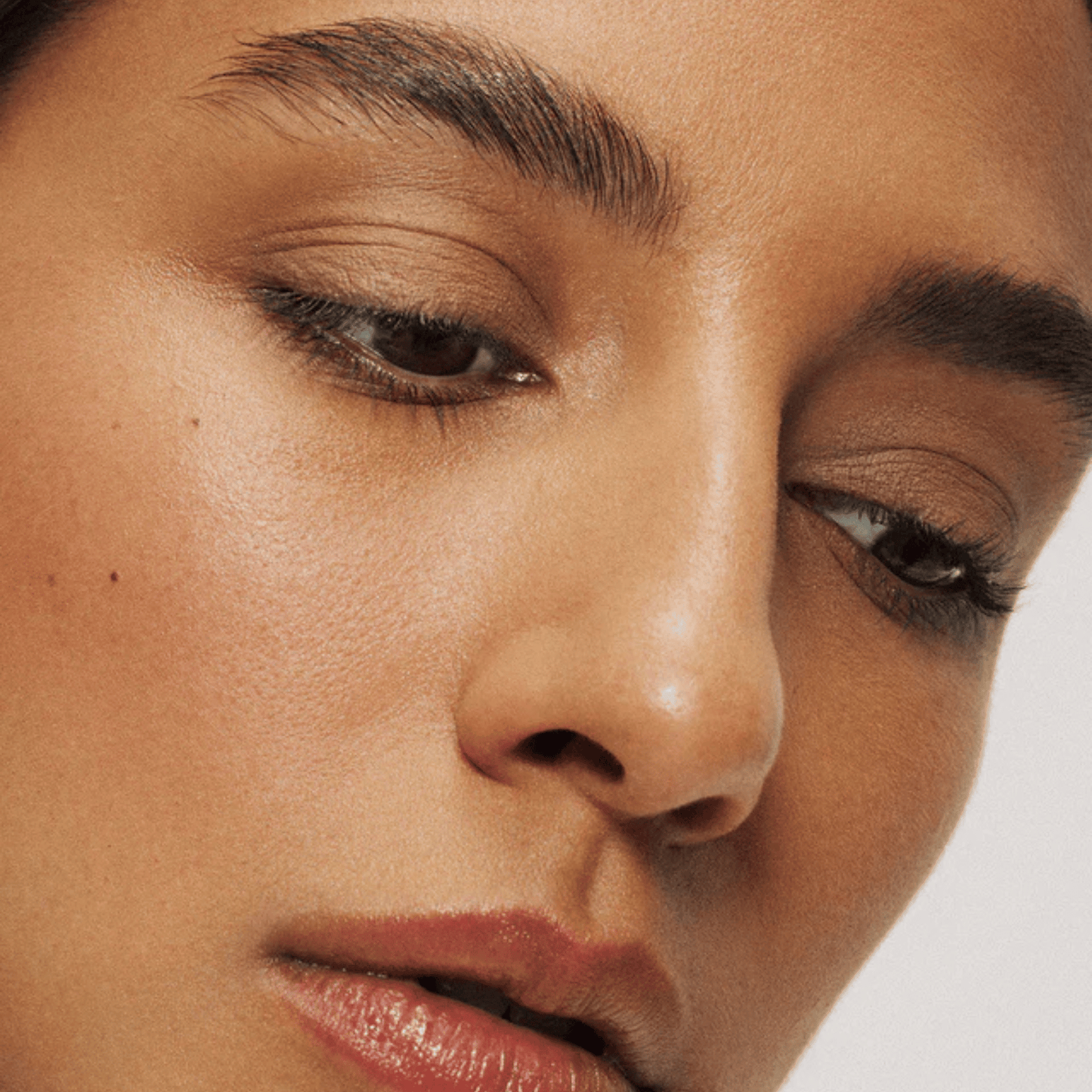 Alternate image of model wearing ILIA Faun Stylus Shadow Stick 