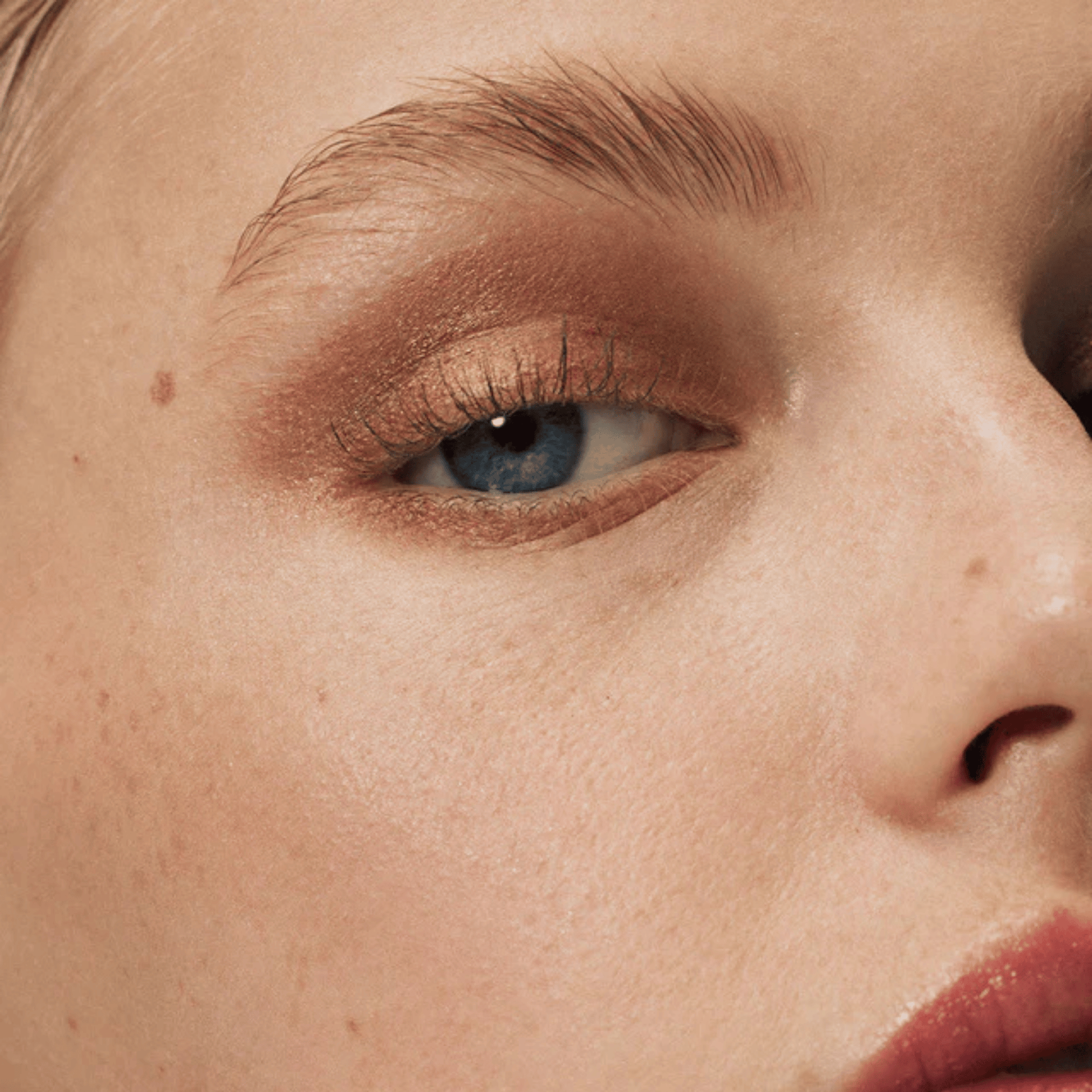 Alternate image of model wearing ILIA Gilded Stylus Shadow Stick