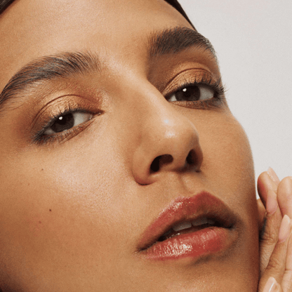 Alternate image of model wearing ILIA Gilded Stylus Shadow Stick