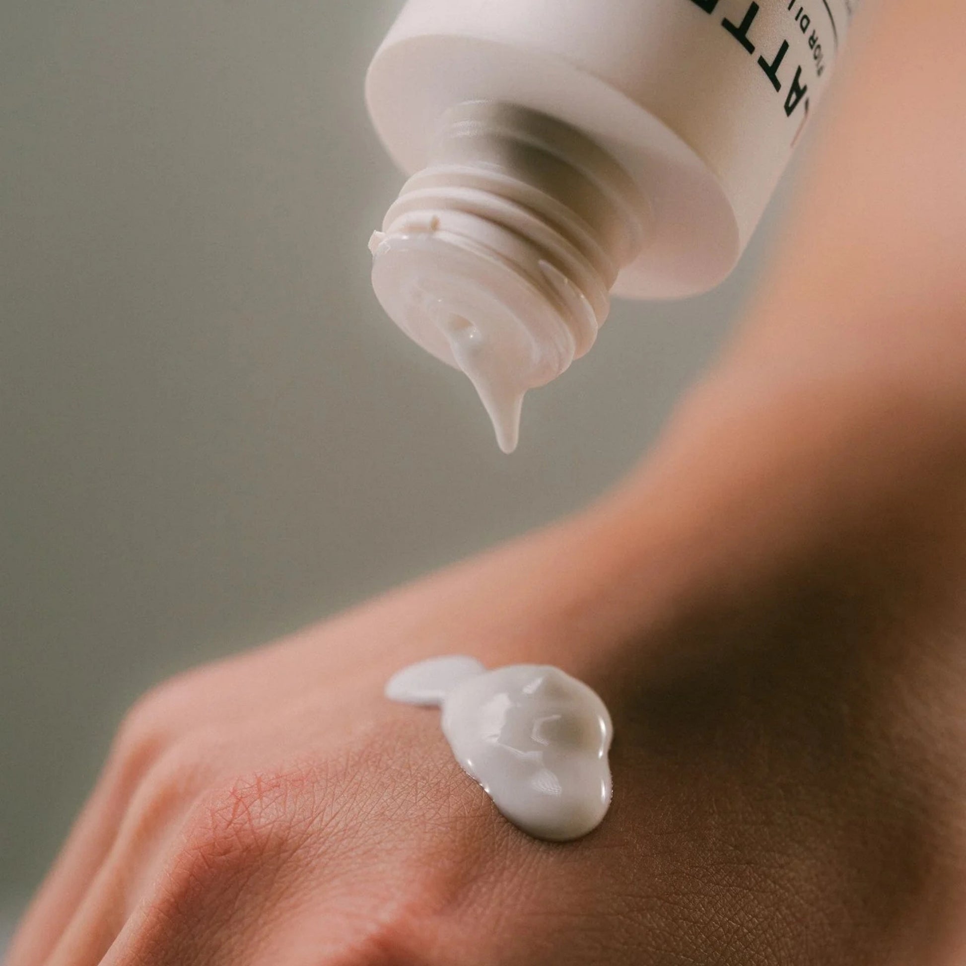 Alternate image of L'Amande Moisturizing Face Cream