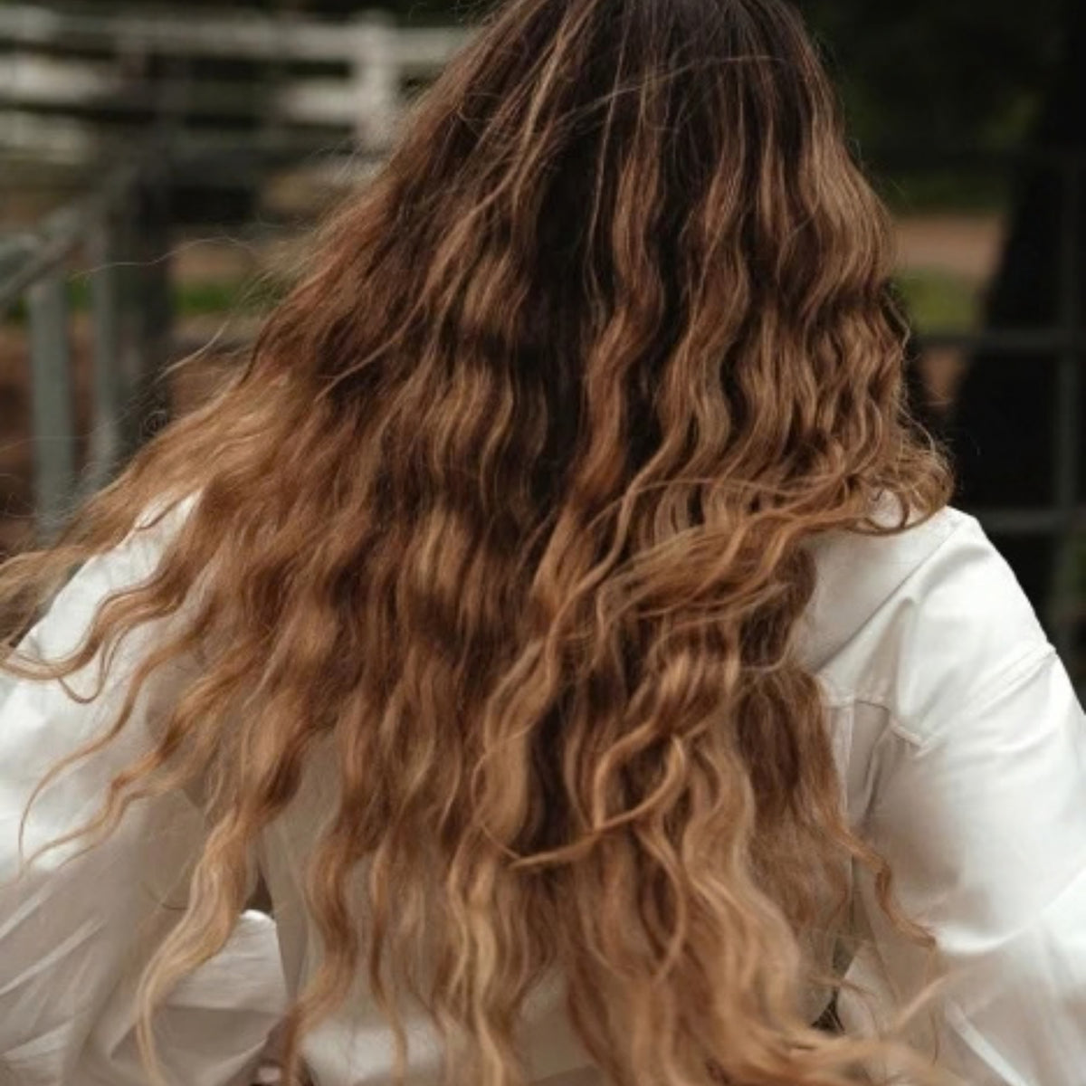 Alternate image of REVERIE Mare Mediterranean Sea Mist model styling it 