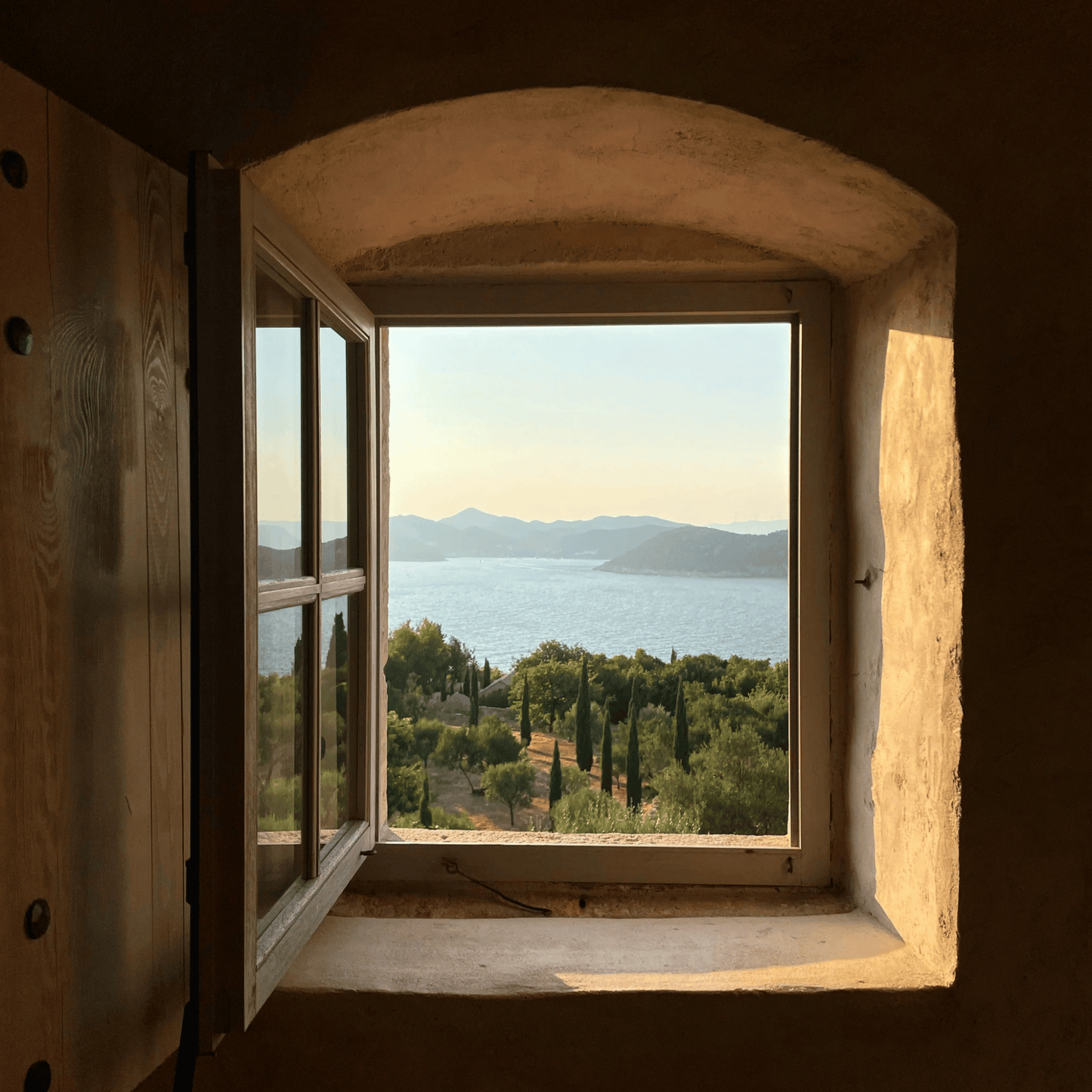 Alternate Image of A Grove by the Sea EDP