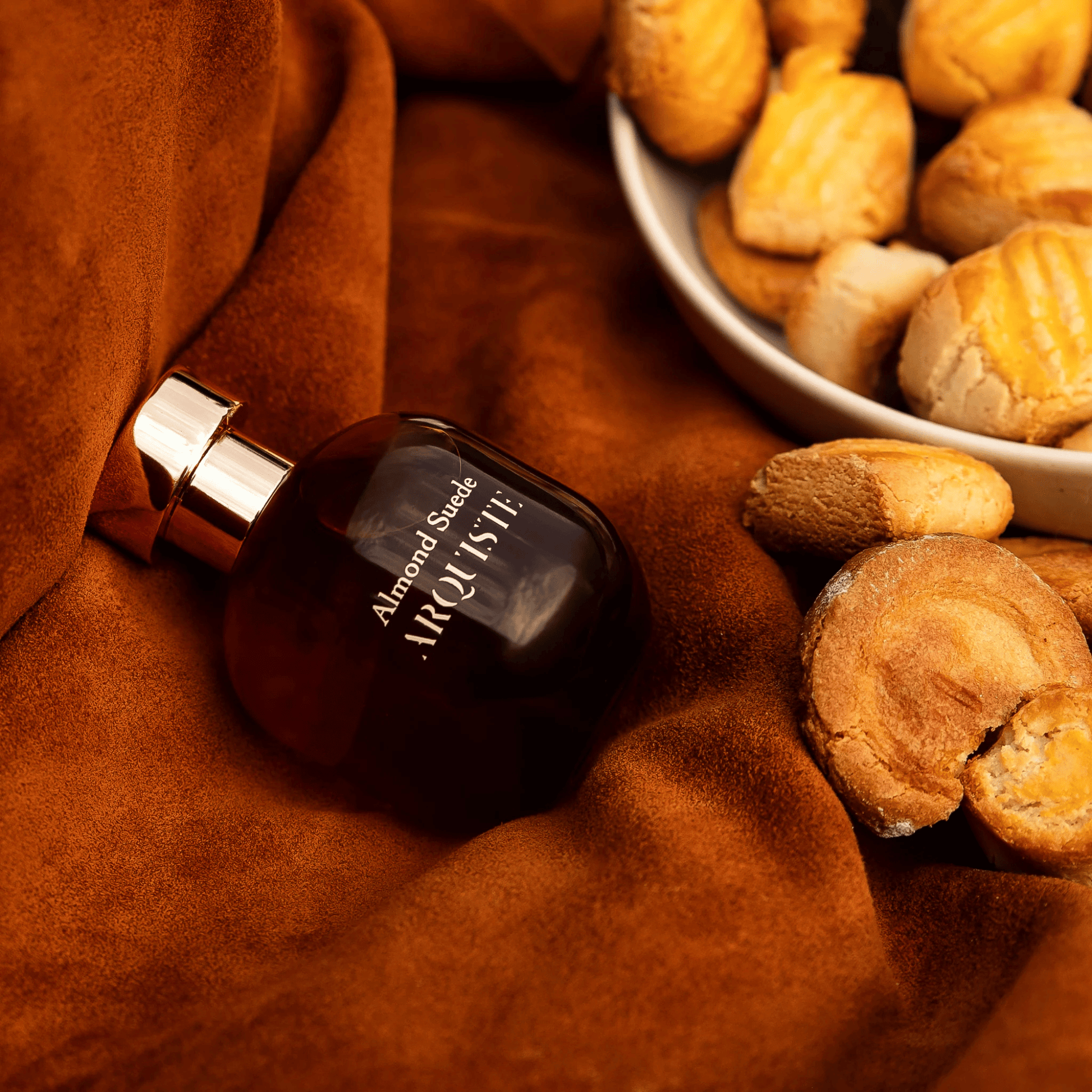 Alternate Image of Almond Suede EDP