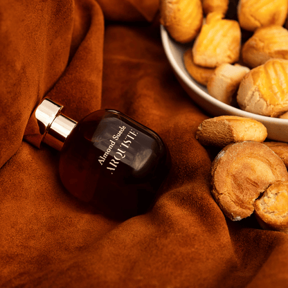 Alternate Image of Almond Suede EDP