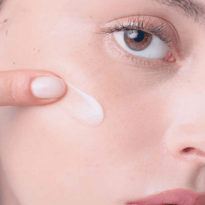 Alternate Image of Hydrabio Light Cream, cream texture