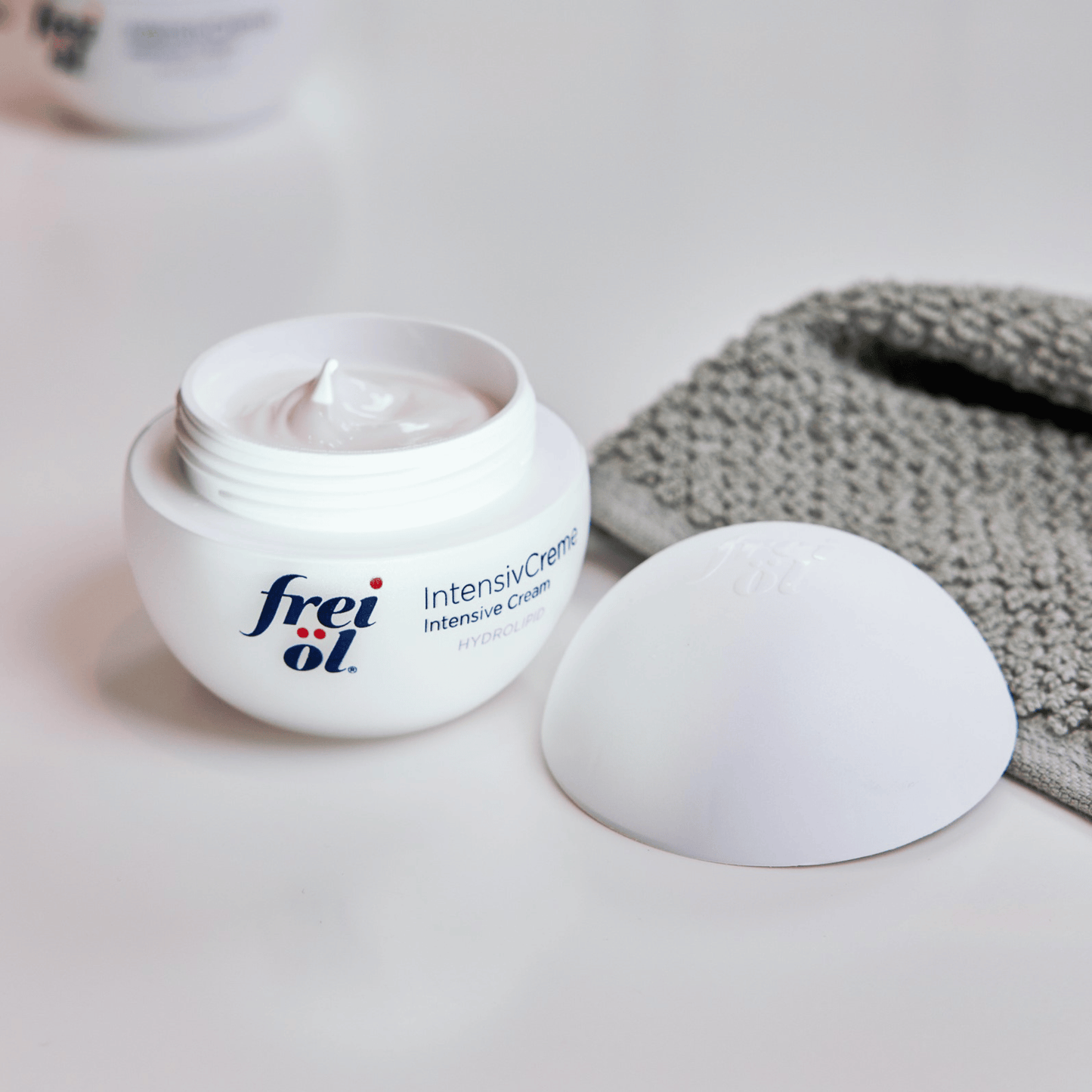 Alternate image of Intensive Cream, white round cream jar