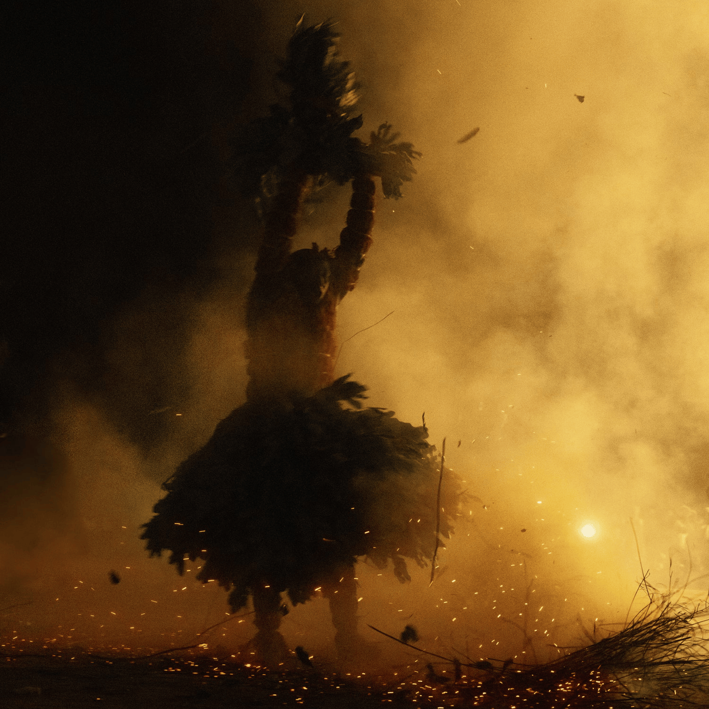 Alternate image of Aethi Opum EDP, dancer