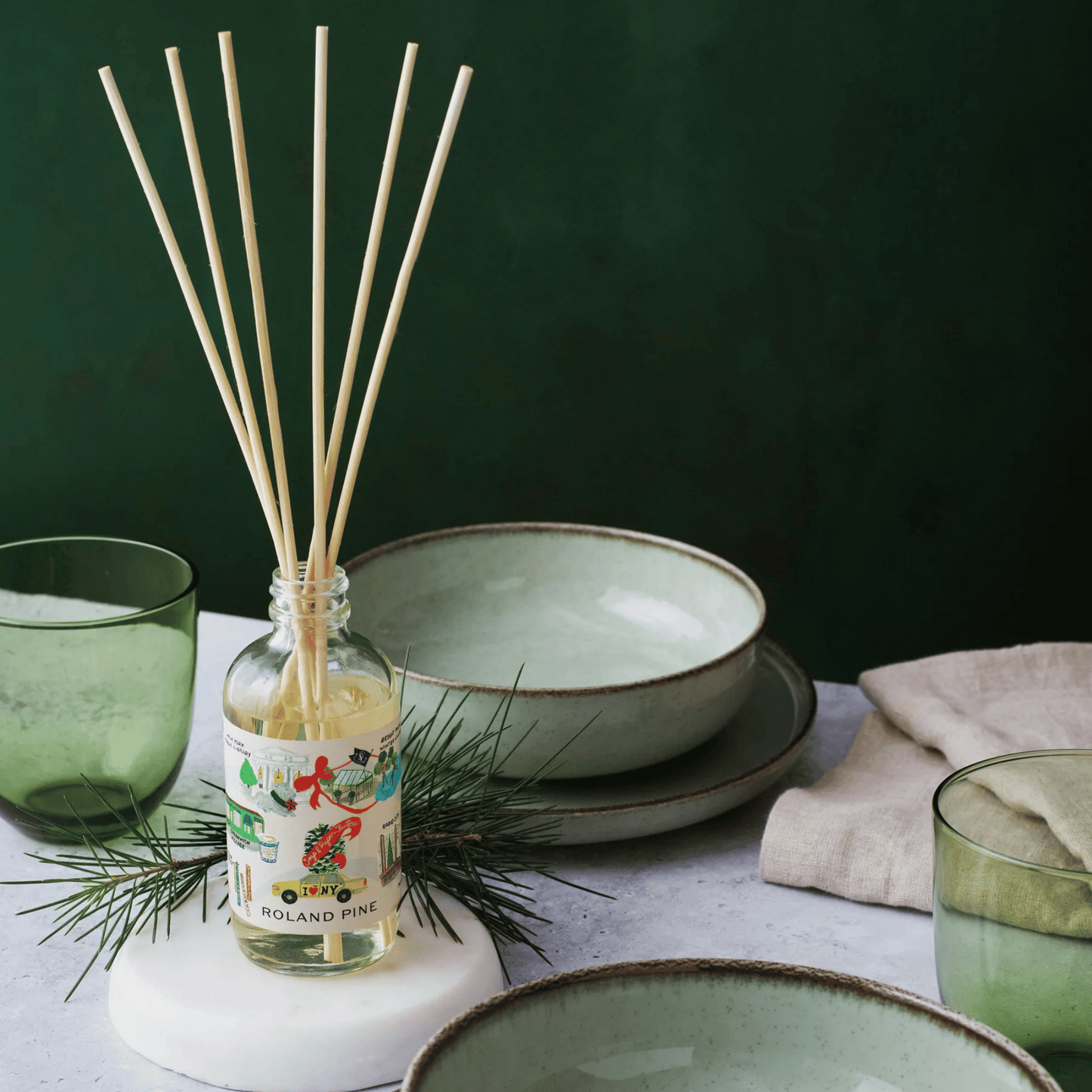 Alternate Image of Holiday in New York Roland Pine Reed Diffuser