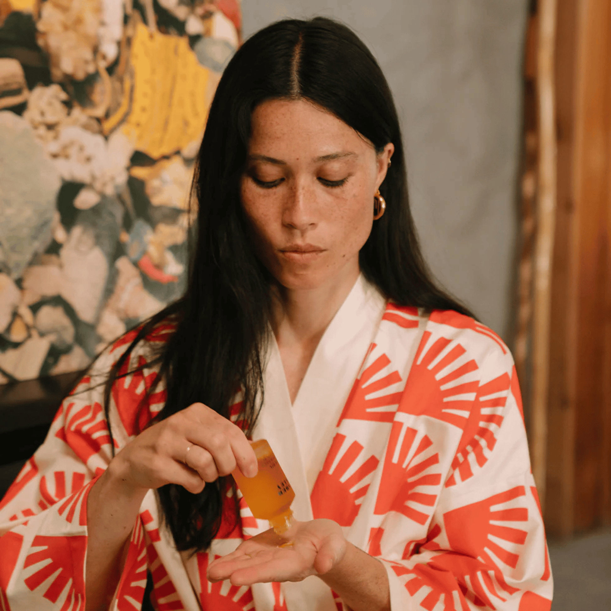 Alternate Image of Face Oil