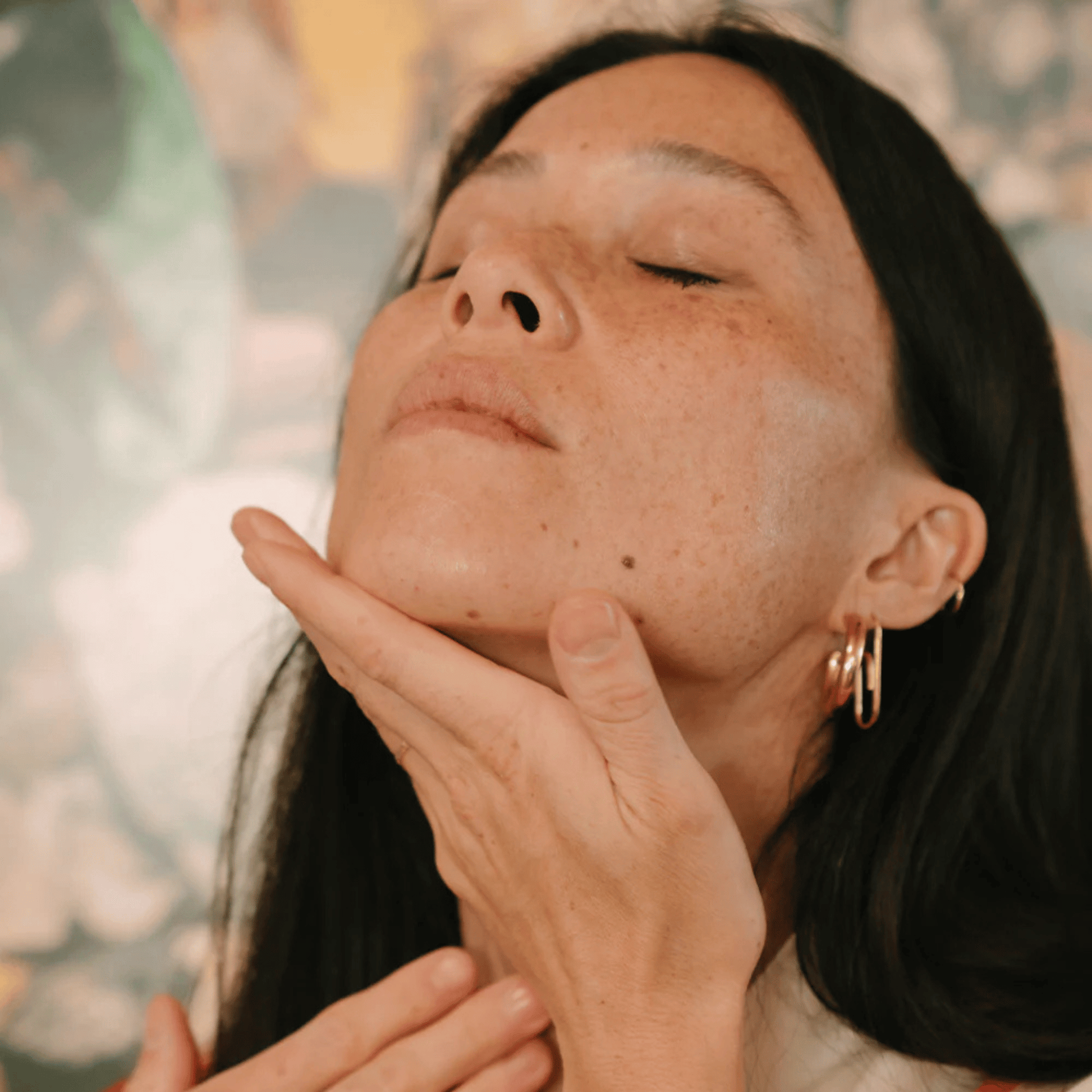 Alternate Image of Face Oil