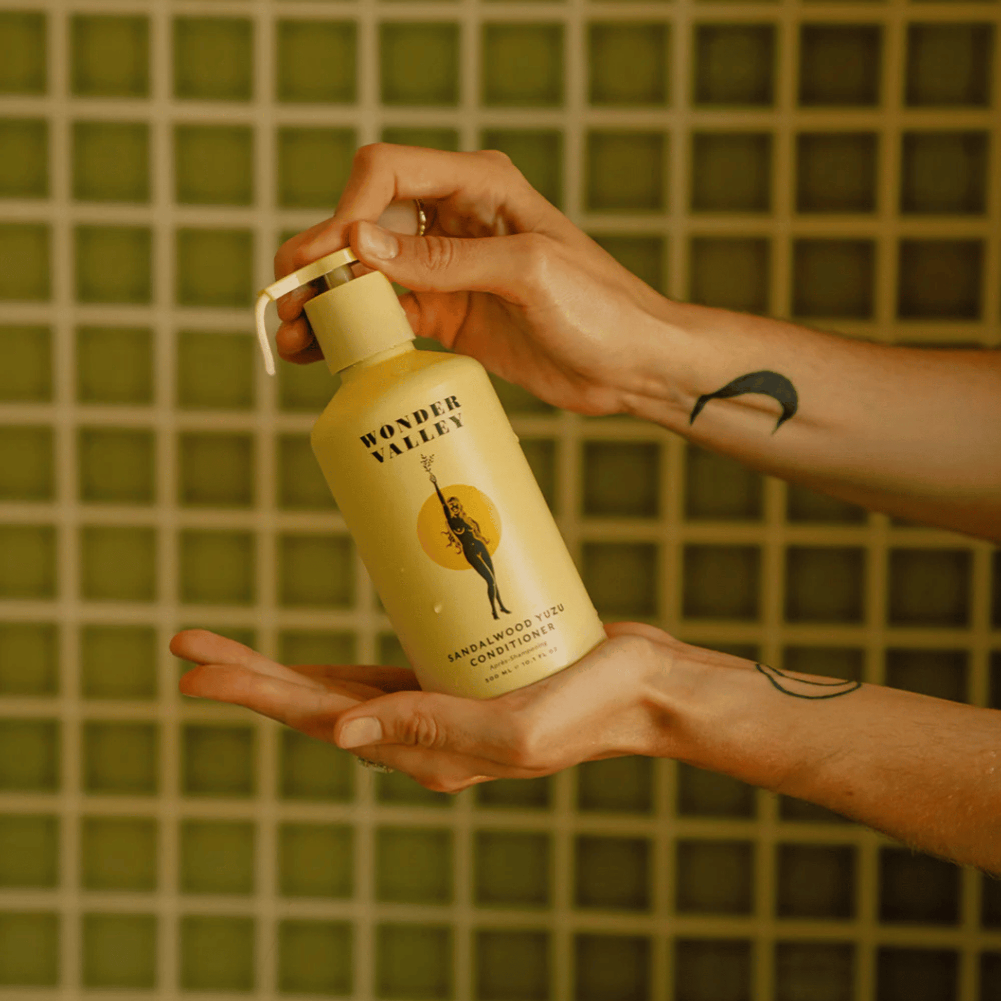 Alternate Image of Sandalwood Yuzu Conditioner